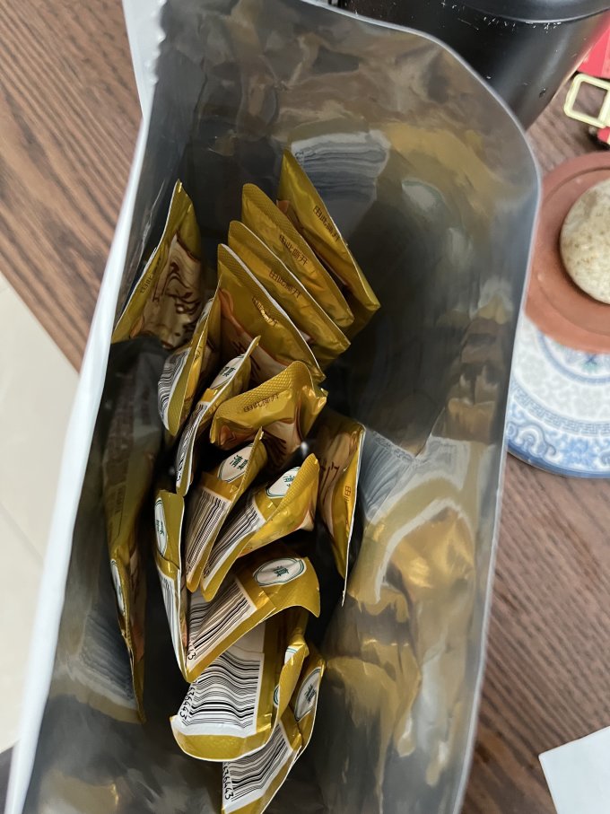 伊利成人奶粉