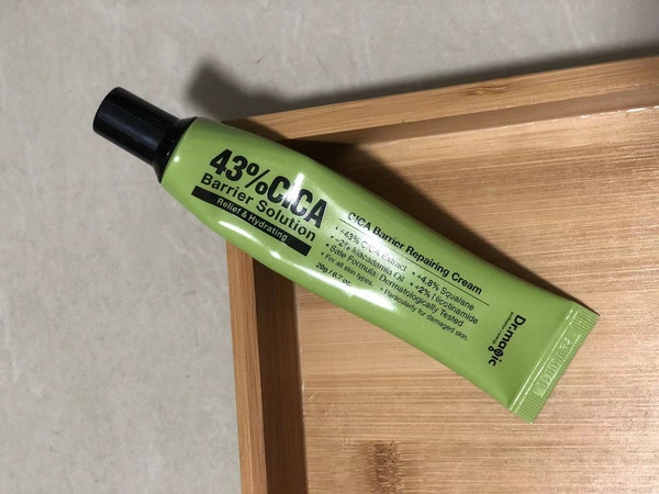 魔法医生 积雪草修护膏 即刻舒缓敏感肌肤✔