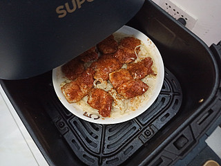 用空气炸锅做好吃、简单易做的孜然烤肉。