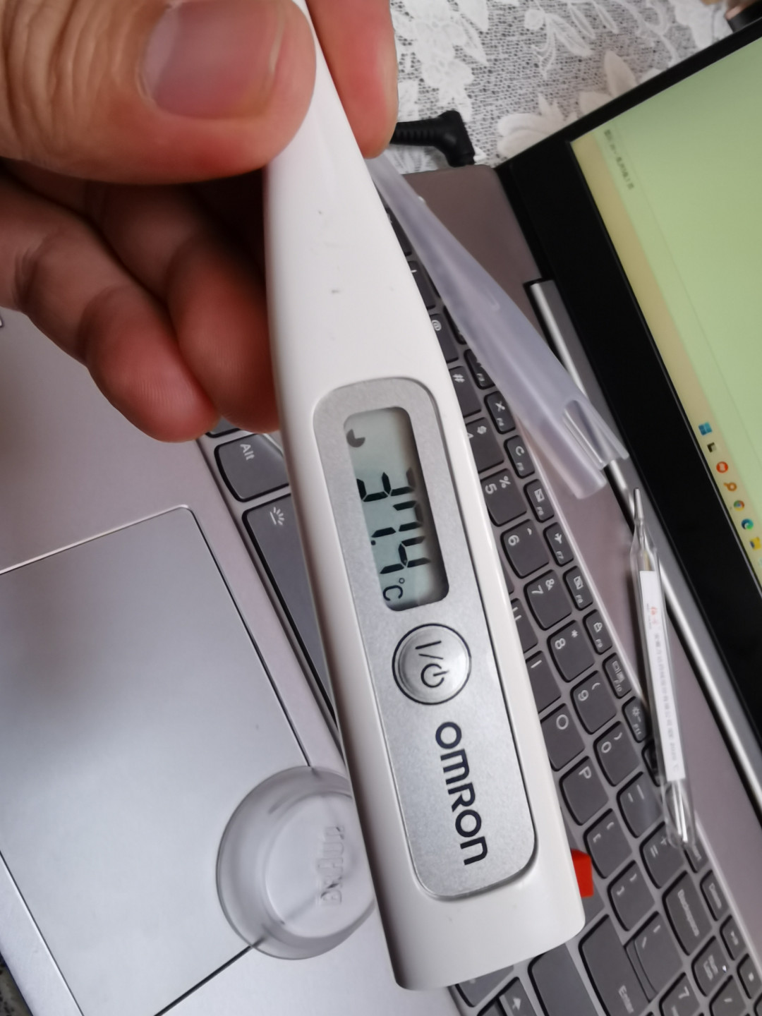 欧姆龙电子体温计怎么样新冠发烧第一天：不准的温度计和多变的体温_什么值得买