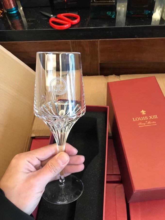 玻璃杯