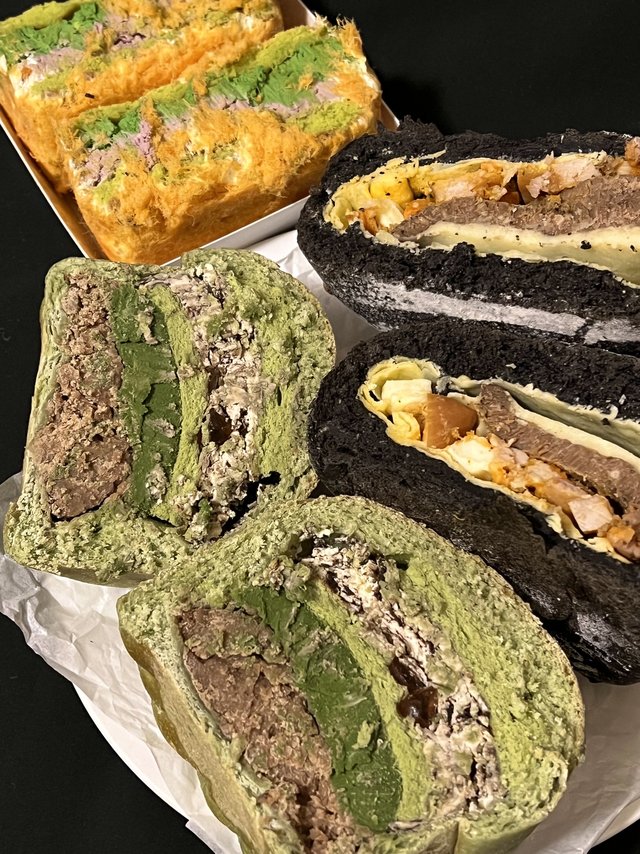 谁家欧包…馅料溢出来了