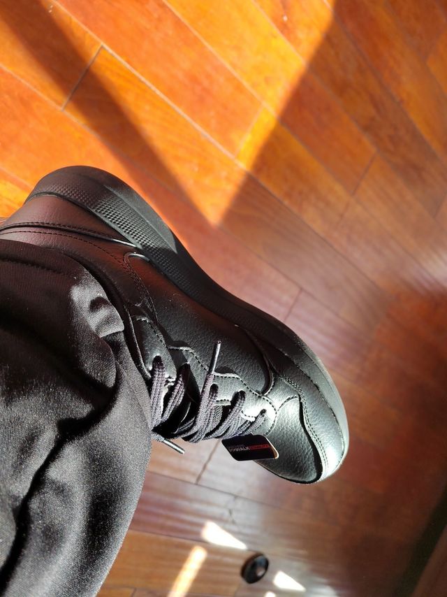 鞋子穿着很舒服，建议平时穿41.5的拍4