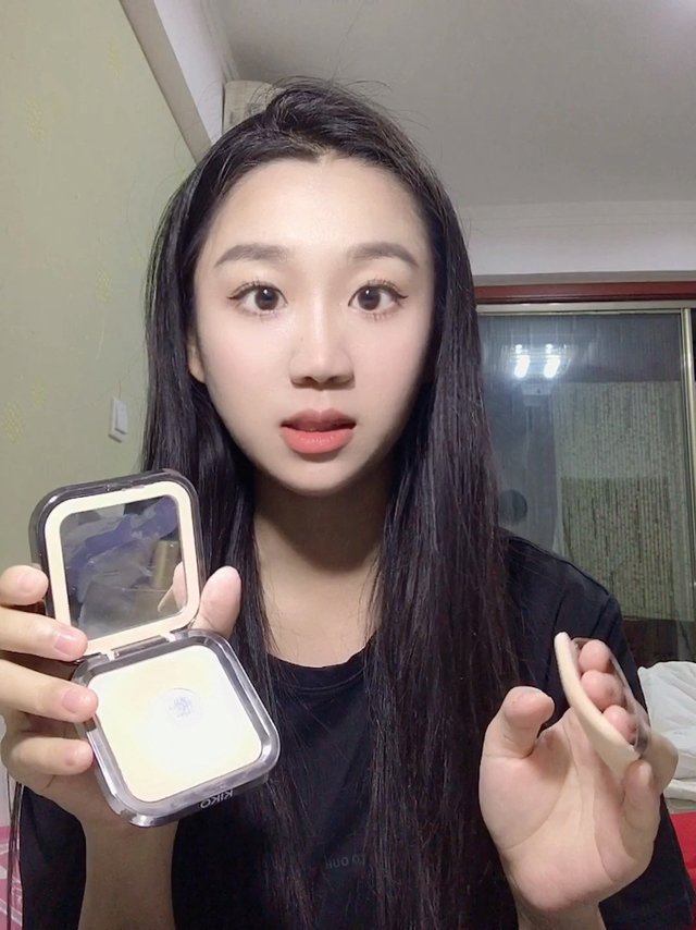 这么好用的粉饼，我不许姐妹们不知道