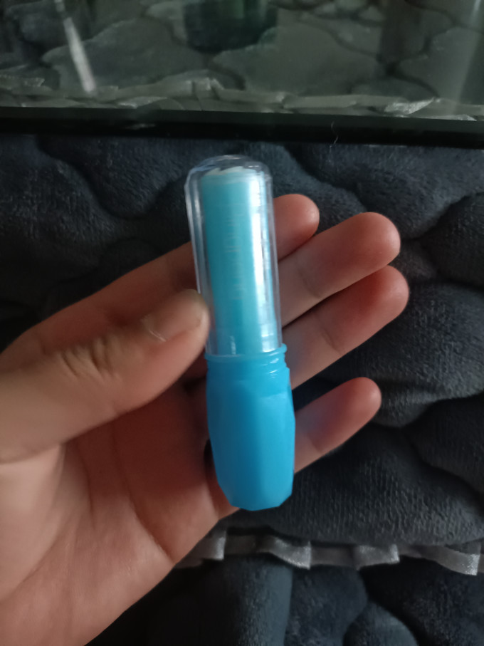 露兰姬娜润唇膏