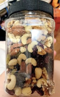 🐰拼免疫力的时代，三只松鼠每日坚果