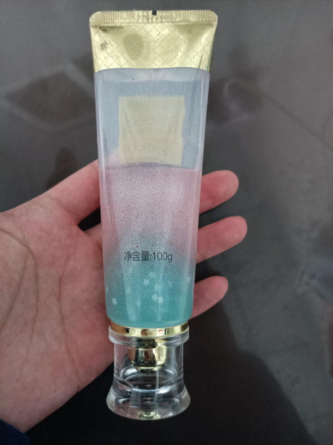 博滴牙膏
