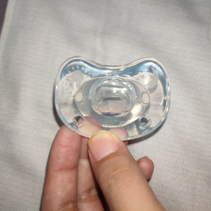 智高安抚奶嘴