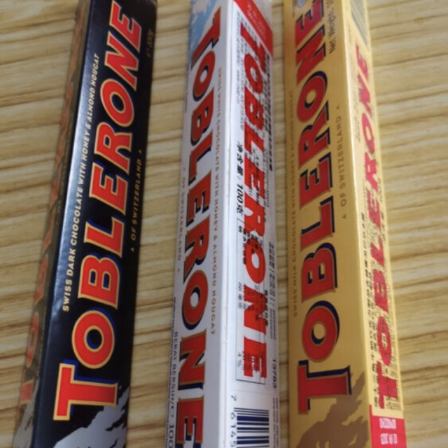 TOBLERONE瑞士三角巧克力