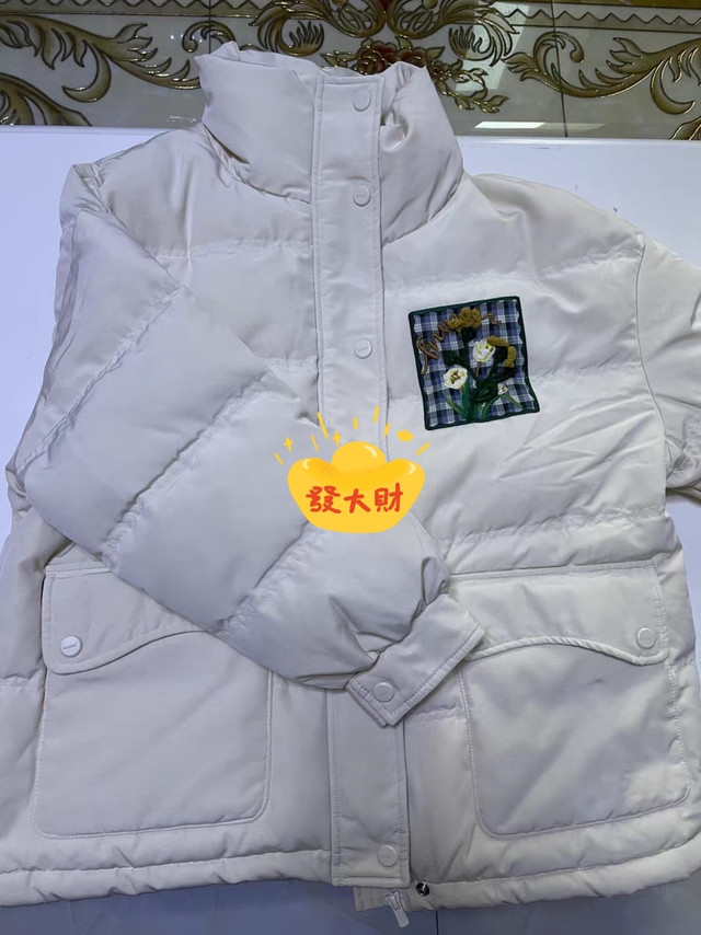 文艺复古风直接拉满的羽绒服!