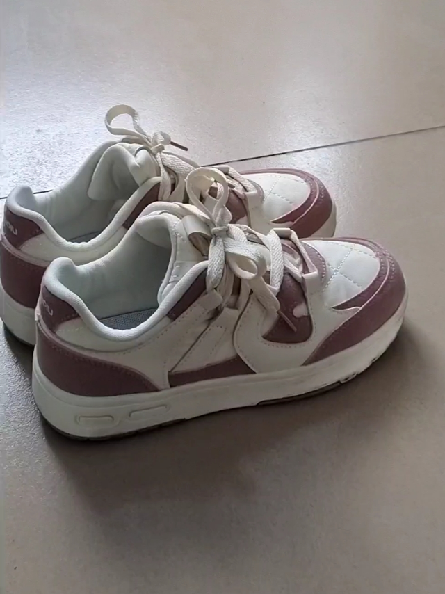 粉粉嫩嫩的板鞋！好看又好穿