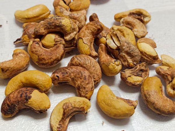 长的像腰子，所以就叫腰果吗？