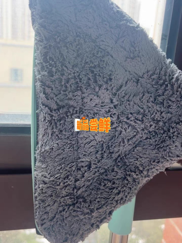 高处清洁静电吸附灰尘