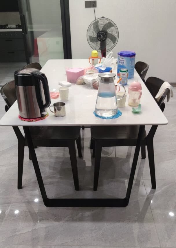 这个壶的玻璃壁很薄，拿手上没啥分量，拿的
