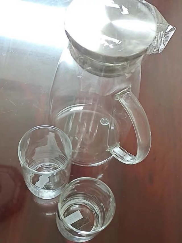 乐美雅的玻璃器皿质量超级好，透明度高，特