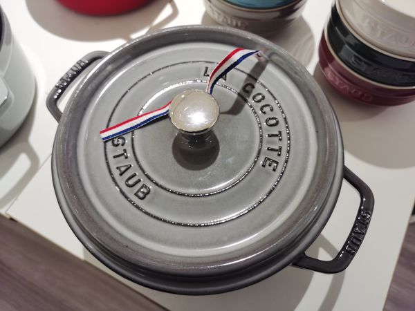 珐琅锅，居然内部有两种工艺，有懂的老哥吗