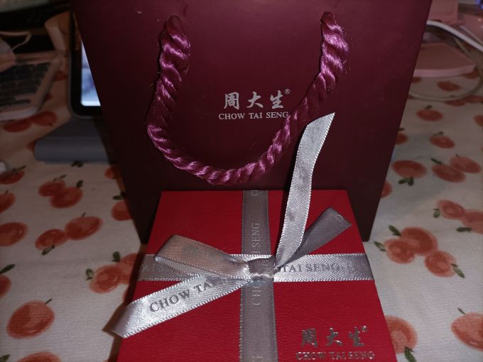 周大生时尚项链