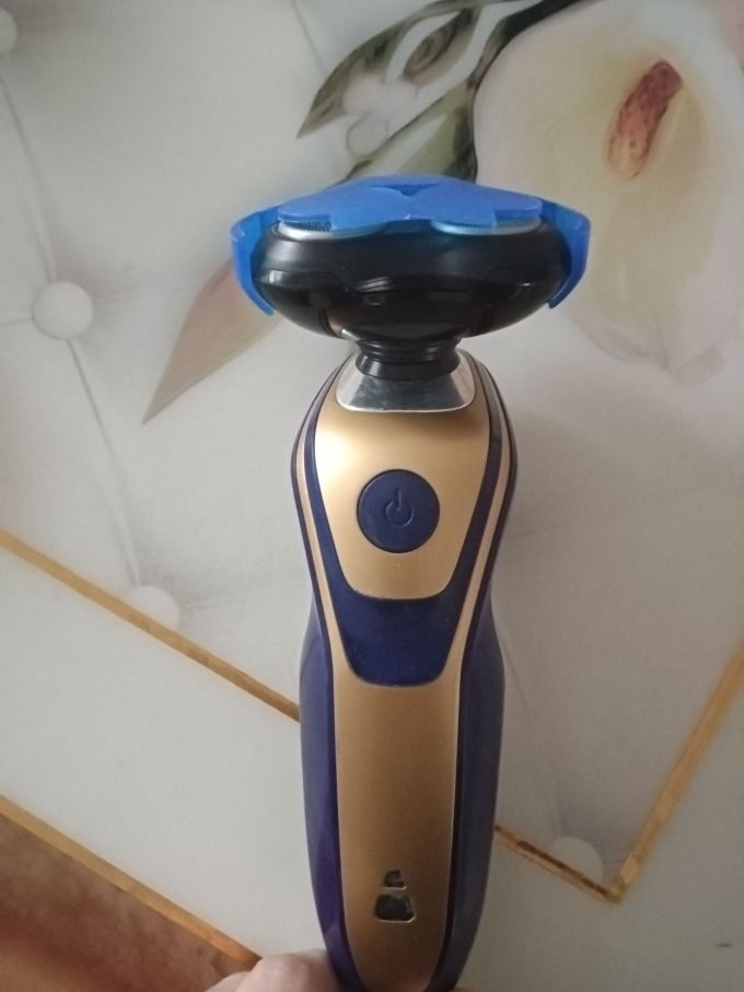 电动剃须刀