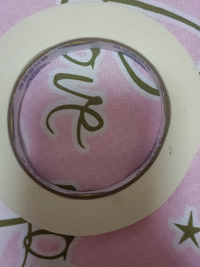 超大一卷的白色胶带！