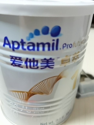 新生儿的奶粉，孩子吃了没有不良反应。