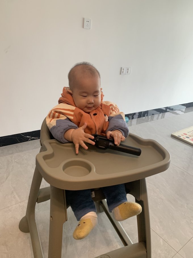 婴儿餐椅