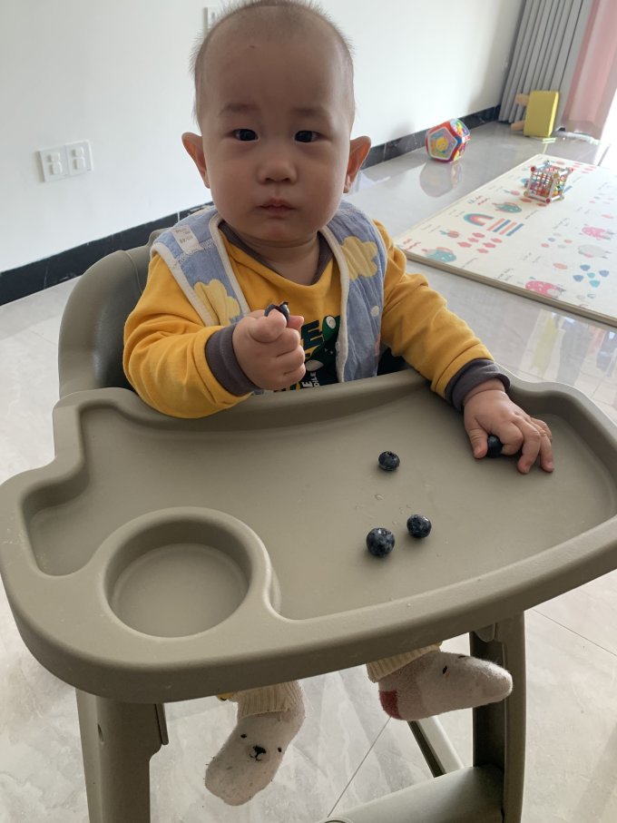 婴儿餐椅