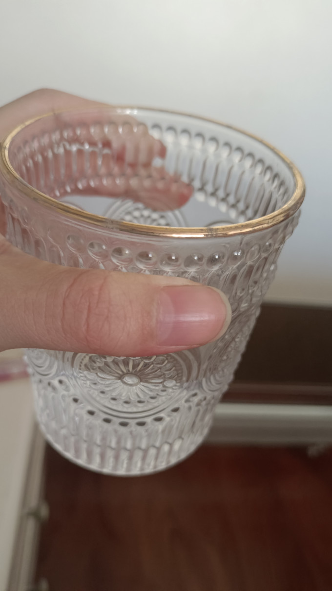 玻璃杯
