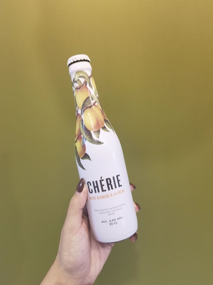 桃子味啤酒有一种夏日的喘息感激情又性感