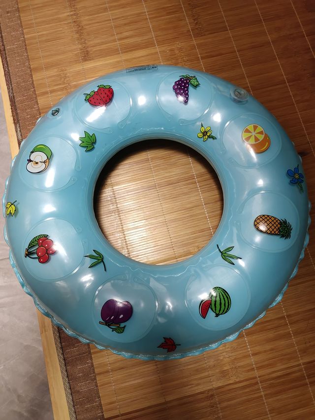 一起去海边游玩戏水吧！