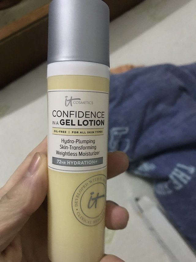 收到马首富送的依科美自信乳霜