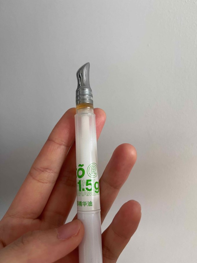 肤见润唇膏