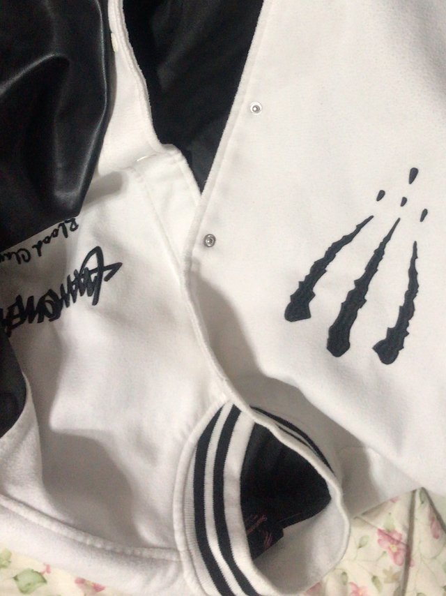 谁不想跟尊上穿同款棒球服呢