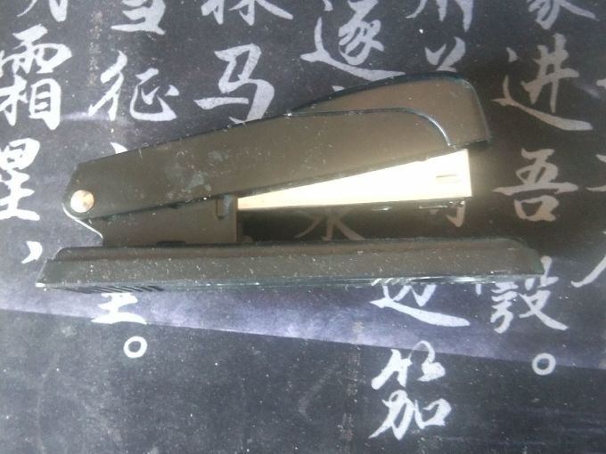 得力订书机