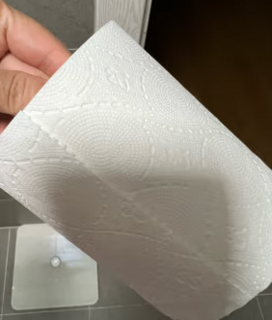 纸质柔软细腻不易破的卫生纸