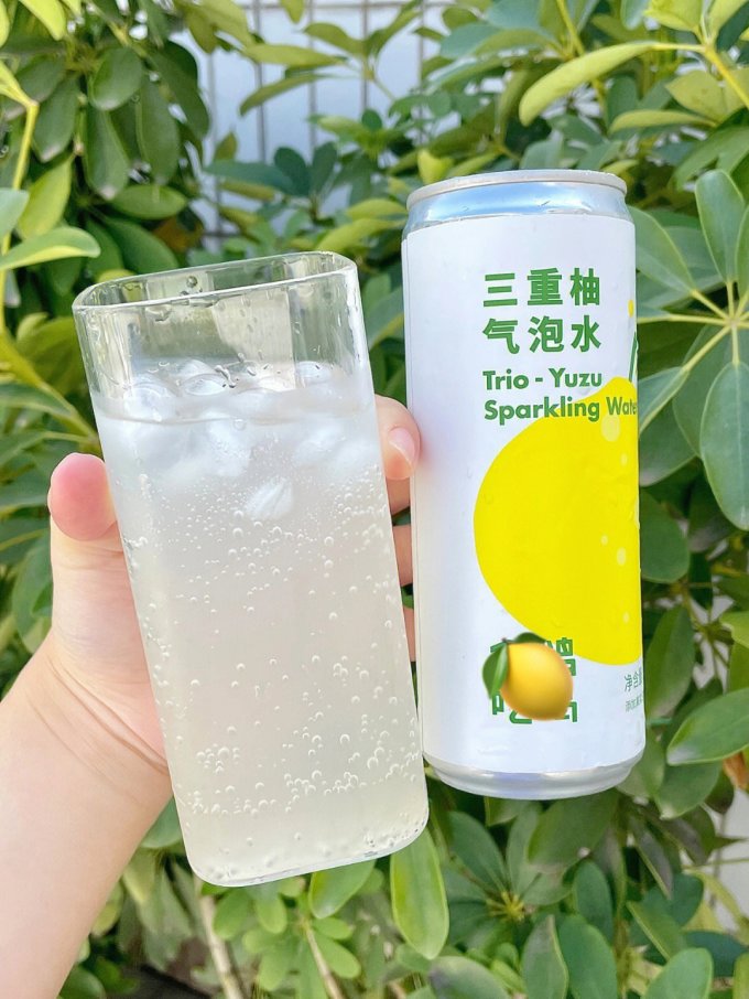 企鹅吃喝饮料