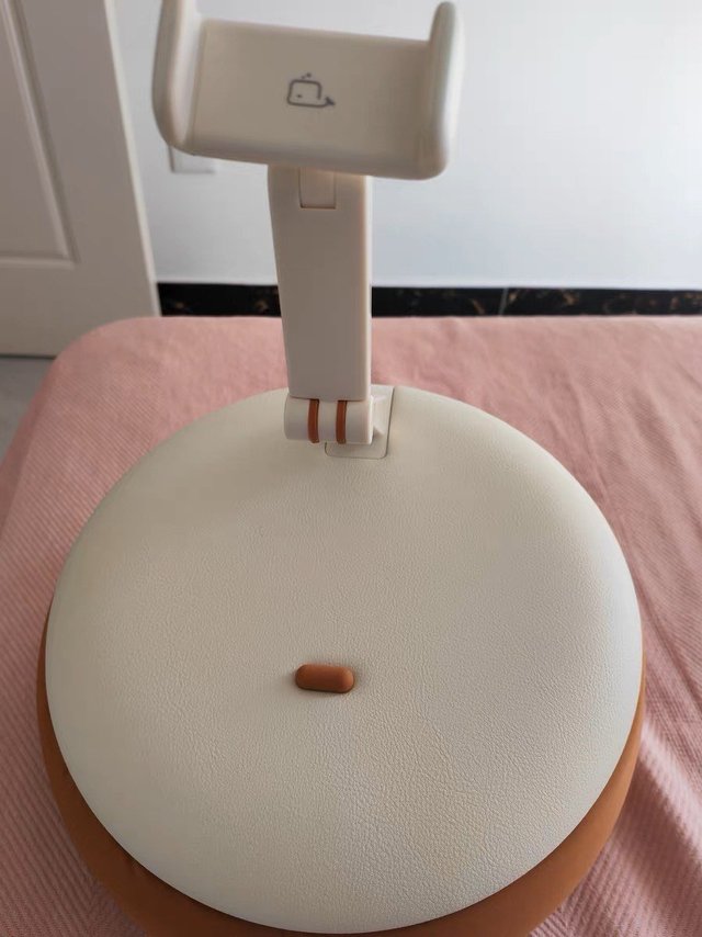 抱枕支架是躺在床上玩手机的神器