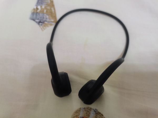 好看简约不会掉的耳机