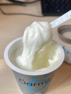 确定不是在啃奶酪？！这酸奶回购了不下十次……