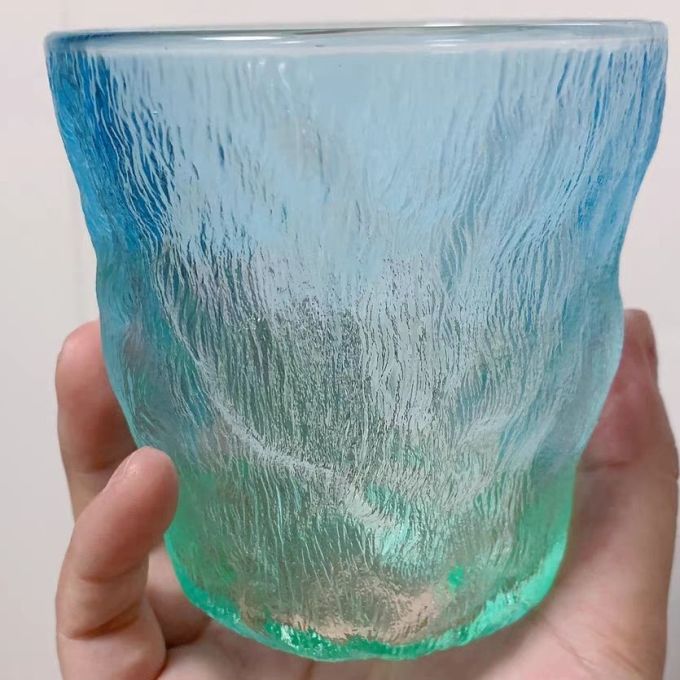 玻璃杯