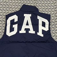 胖胖买衣服 篇五十一：GAP LOGO羽绒背心