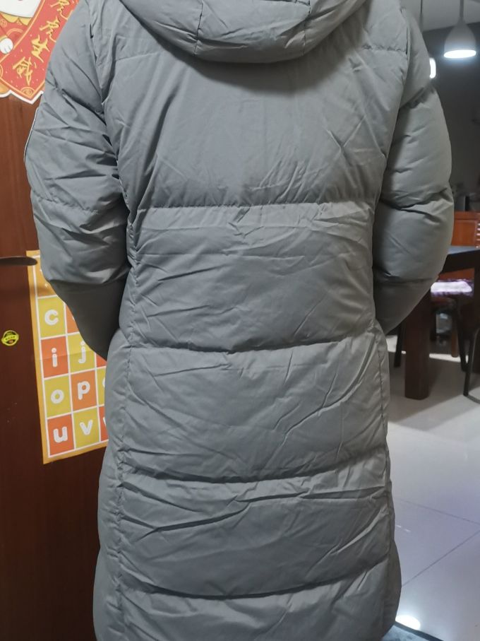 黑冰运动羽绒服