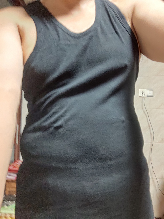 非常舒服的背心，吸汗凉快。打球跑步都可以
