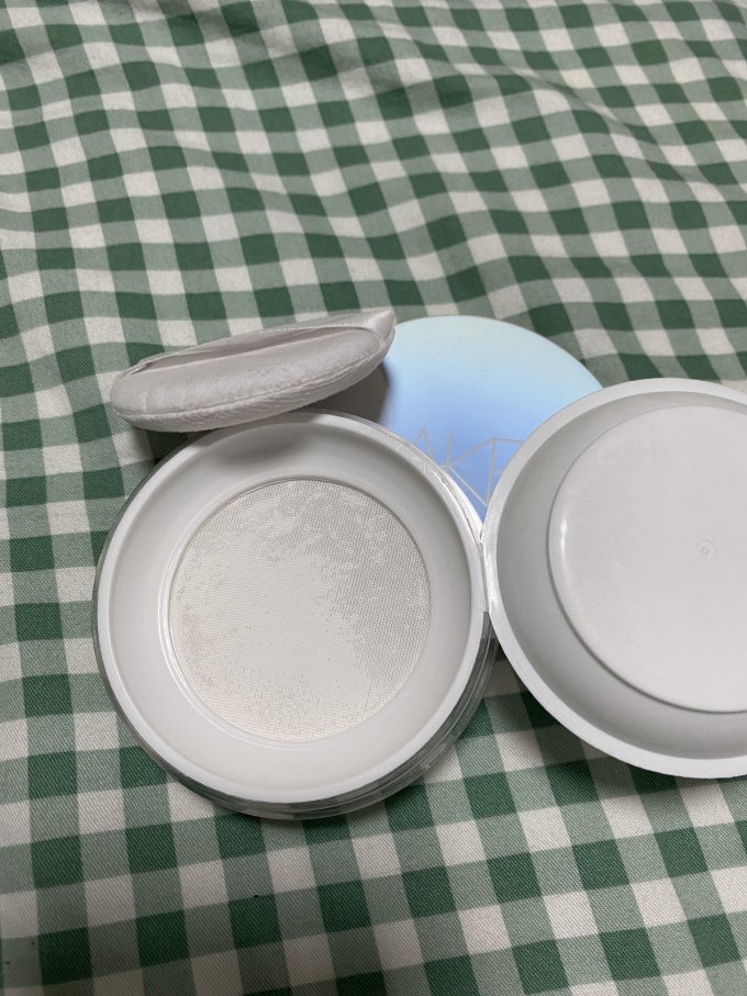 艾乐肤散粉蜜粉