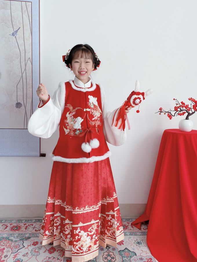 瞳莞女童裙装