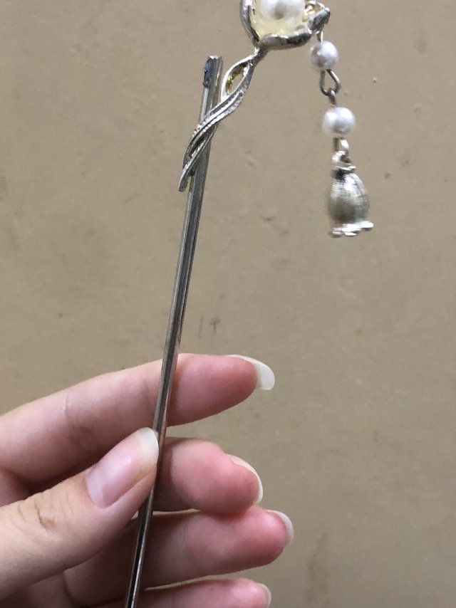 包装很精细，有空气袋口红没有缺损，很好看