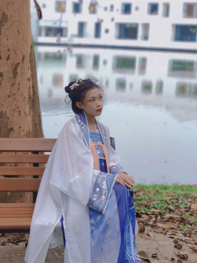 重回汉唐汉服