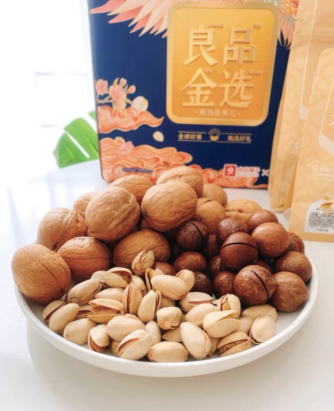 良品铺子综合坚果