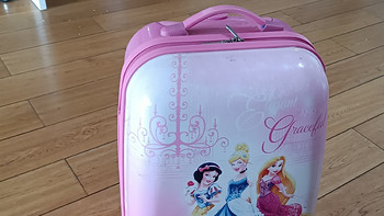 粉色的行李箱也很好看呀