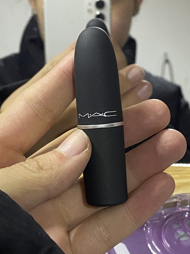 每一个女孩子一定要有一只mac口红！
