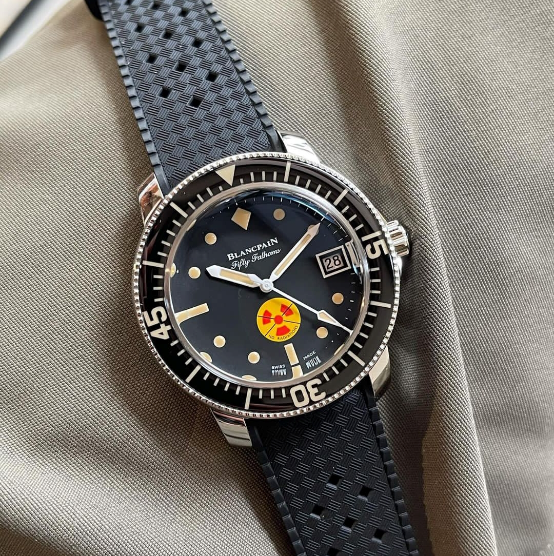 复刻宝珀男士手表在哪买好,甄选宝珀情侣对表,尽享七夕温"腕"情愫